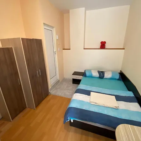 Top Center Studio 2 Min To The Beach *